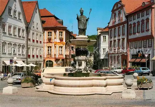 AK / Ansichtskarte Eichstaett Oberbayern Marktplatz mit Willibaldsbrunnen Kat. Eichstaett