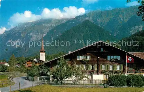 AK / Ansichtskarte Boeningen Dorfplatz Kat. Interlaken