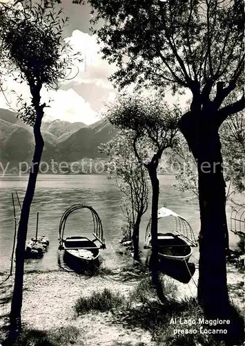 AK / Ansichtskarte Locarno Lago Maggiore Uferpartie am See Boote Alpen