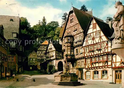 AK / Ansichtskarte Miltenberg Main Marktplatz Brunnen Fachwerkhaeuser Altstadt Kat. Miltenberg