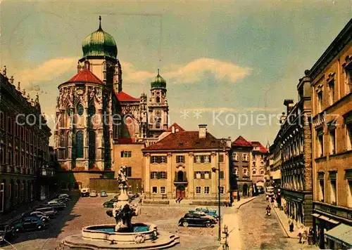 AK / Ansichtskarte Passau Residenzplatz Brunnen Dom Kirche Kat. Passau