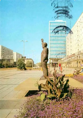 AK / Ansichtskarte Magdeburg Karl Marx Strasse mit Erich Weinert Denkmal und Haus der Lehrer Kat. Magdeburg