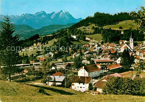 AK / Ansichtskarte Oberstaufen Gesamtansicht mit Blick zu Altmann und Saentis Appenzeller Alpen Kat. Oberstaufen