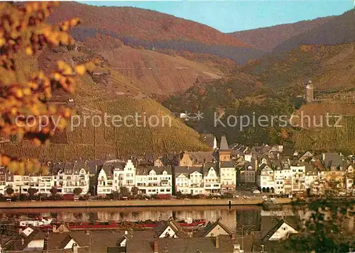 AK / Ansichtskarte Zell Mosel Blick ueber den Fluss Weinberge Kat. Zell (Mosel)