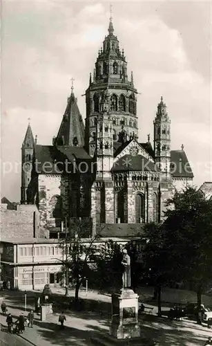 AK / Ansichtskarte Mainz Rhein Dom mit Gutenbergdenkmal