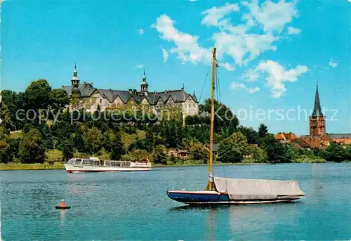 AK / Ansichtskarte Ploen See Blick auf Schloss und Kirche Segelboot Ausflugsboot Naturpark Holsteinische Schweiz Kat. Ploen