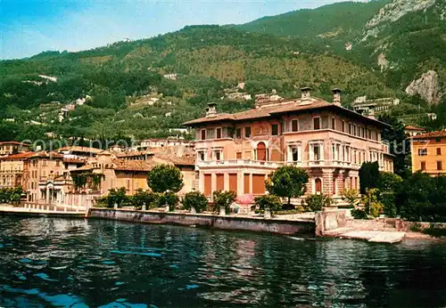 AK / Ansichtskarte Gargnano Lago di Garda Partie am See Kat. Italien