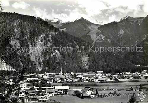 AK / Ansichtskarte Mayrhofen Zillertal mit Ahornspitze Kat. Mayrhofen