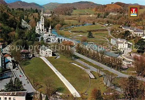 AK / Ansichtskarte Lourdes Hautes Pyrenees La Basilique et la Basilique Souterraine St Pie X Basilika Kat. Lourdes