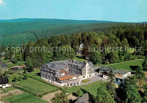 AK / Ansichtskarte Fleckenberg Fliegeraufnahme Hotel Pension Jagdhaus Wiese Kat. Schmallenberg