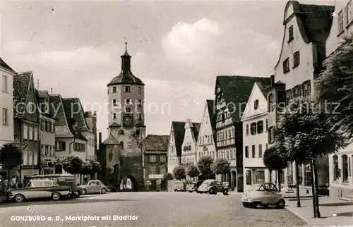 AK / Ansichtskarte Guenzburg Marktplatz mit Stadttor Kat. Guenzburg