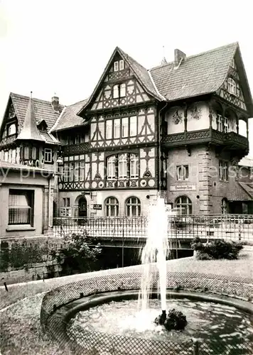 AK / Ansichtskarte Meiningen Thueringen Henneberger Haus Fachwerk Springbrunnen Kat. Meiningen