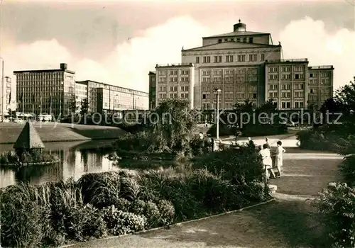 AK / Ansichtskarte Leipzig Opernhaus mit Schwanenteich Messestadt Kat. Leipzig