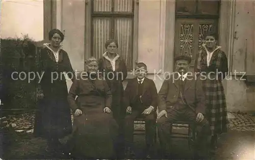 AK / Ansichtskarte Kembs Elsass Schaeferhof Familienfoto Kat. Kembs