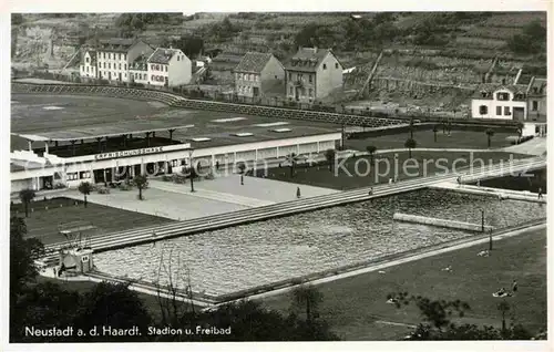 AK / Ansichtskarte Neustadt Haardt Stadion Freibad  Kat. Neustadt an der Weinstr.