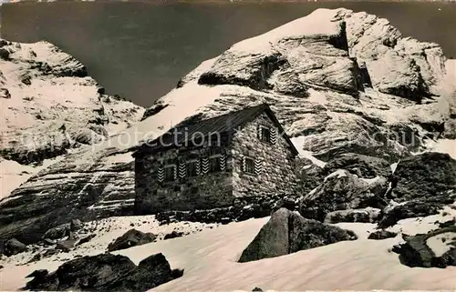 AK / Ansichtskarte Kandersteg BE Fruendenhuette Berghaus Fruendenhorn Berner Alpen Kat. Kandersteg