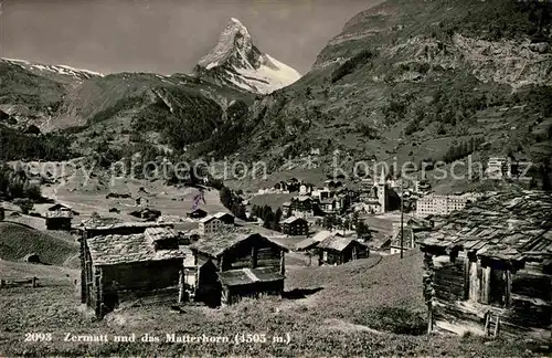 AK / Ansichtskarte Zermatt VS Panorama mit Blick zum Matterhorn Walliser Alpen Kat. Zermatt