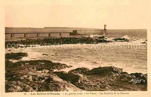 AK / Ansichtskarte Les Sables d Olonne La grande Jete Le Phare Les Rochers de la Chaume Kat. Les Sables d Olonne