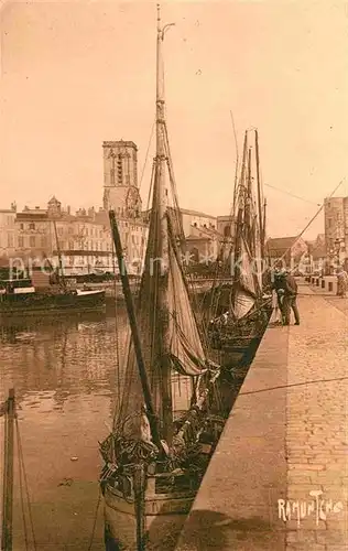 AK / Ansichtskarte La Rochelle Charente Maritime Port vers Saint Sauveur Kat. La Rochelle