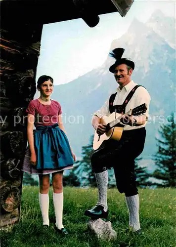 AK / Ansichtskarte Gitarre Gebirgstrachtenverein Mittenwald  Kat. Musik