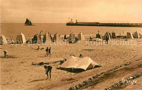 AK / Ansichtskarte Les Sables d Olonne Entree du Port La Plage Kat. Les Sables d Olonne