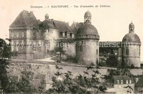 AK / Ansichtskarte Hautefort Vue d ensemble du Chateau Kat. Hautefort