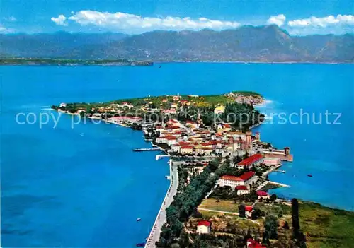 AK / Ansichtskarte Sirmione Lago di Garda Fliegeraufnahme Kat. Italien