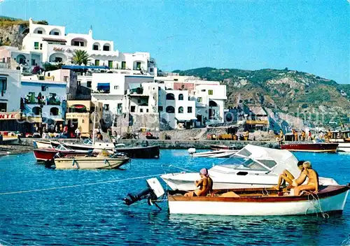 AK / Ansichtskarte Sant Angelo Ischia Hafen Motorboot