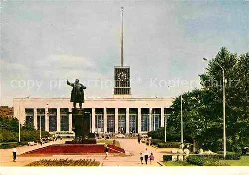 AK / Ansichtskarte St Petersburg Leningrad Lenin Denkmal Finland Bahnhof 