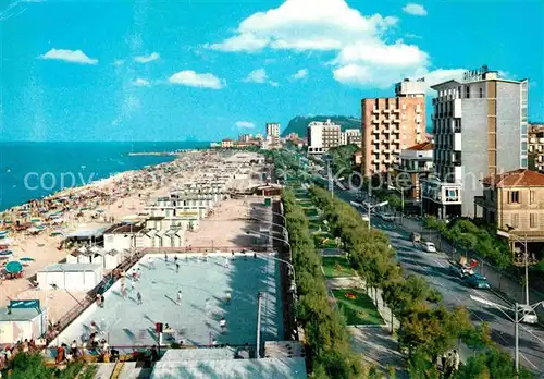 AK / Ansichtskarte Pesaro Lungomare mit Strand Kat. Pesaro