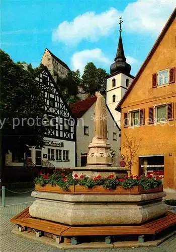 AK / Ansichtskarte Pottenstein Oberfranken Marktplatz Brunnen und Burg Kat. Pottenstein