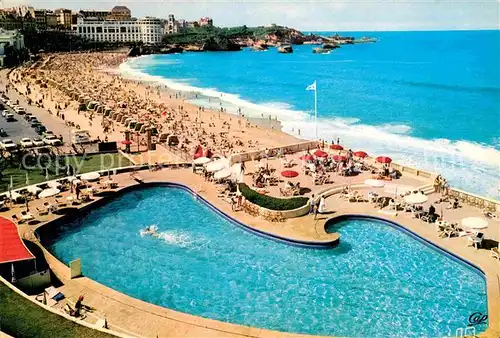 AK / Ansichtskarte Biarritz Pyrenees Atlantiques La Grande Plage et le Casino Bellevue Kat. Biarritz