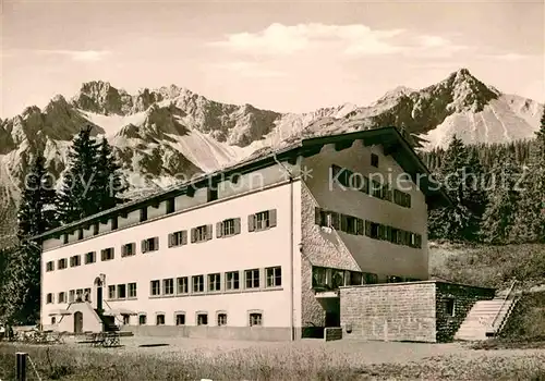 AK / Ansichtskarte Oberstdorf Naturfreunde Ferienheim Kanzelwandhaus Kat. Oberstdorf