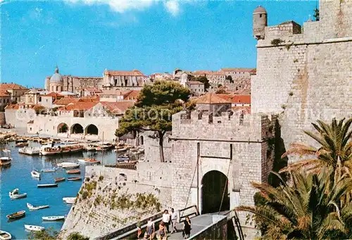 AK / Ansichtskarte Dubrovnik Ragusa Altstadt Hafen Kat. Dubrovnik