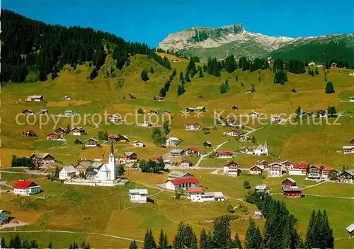 AK / Ansichtskarte Hirschegg Kleinwalsertal Vorarlberg Panorama mit Hoch Ifen Fliegeraufnahme Kat. Mittelberg
