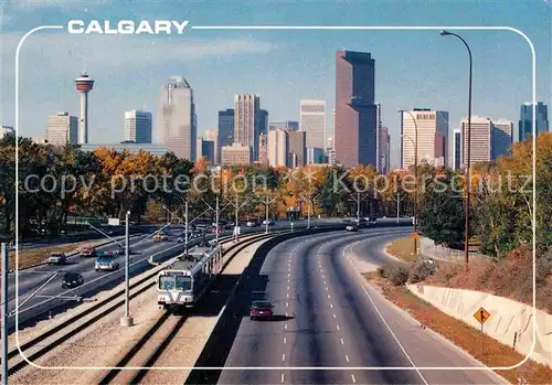 AK / Ansichtskarte Calgary Skyline und Autobhan Kat. Calgary