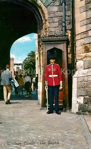 AK / Ansichtskarte Leibgarde Wache Windsor Castle Guard  Kat. Polizei