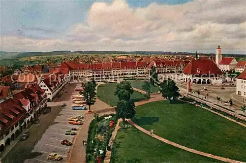 AK / Ansichtskarte Freudenstadt Unterer Markt mit Stadt und Rathaus Hoehenluftkurort Schwarzwald Fliegeraufnahme Kat. Freudenstadt