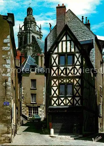 AK / Ansichtskarte Blois Loir et Cher Perspective sur la Cathedrale Saint Louise XVII siecle vieilles maisons Kat. Blois