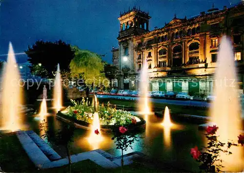 AK / Ansichtskarte San Sebastian Guipuzcoa Plaza de Reina Regente y Teatro Victoria Eugenia de noche