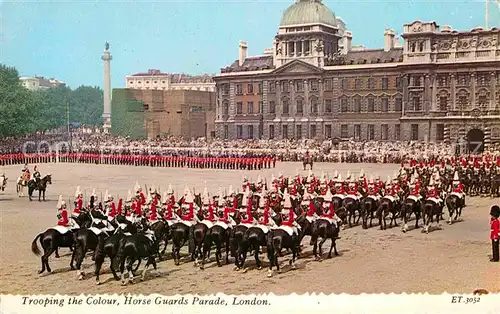 AK / Ansichtskarte Leibgarde Wache Trooping the Colour Horse Guards Parade London  Kat. Polizei