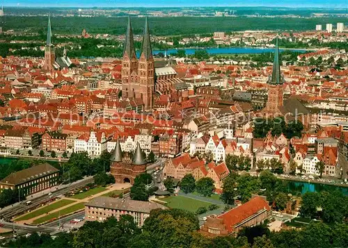 AK / Ansichtskarte Luebeck Fliegeraufnahme Hansestadt Altstadt Kat. Luebeck