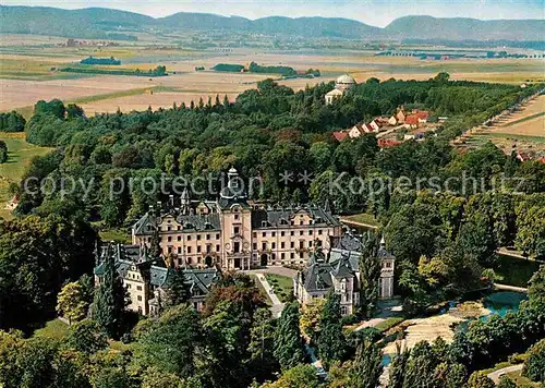 AK / Ansichtskarte Bueckeburg Schloss mit Mausoleum und Wesergebirge Fliegeraufnahme Kat. Bueckeburg