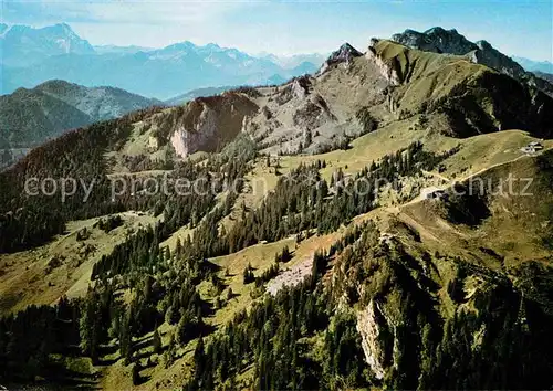 AK / Ansichtskarte Lenggries Brauneckgipfel mit Benediktenwand Ammergebirge Zugspitze Wettersteingebirge Fliegeraufnahme Kat. Lenggries