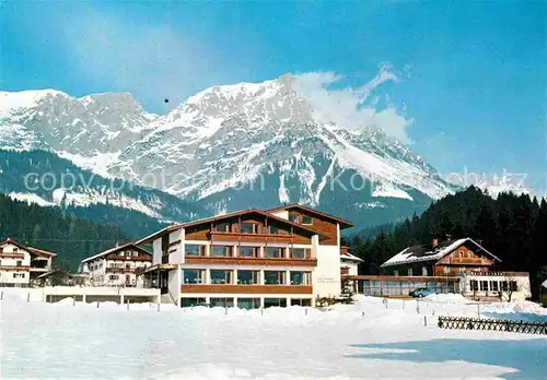 AK / Ansichtskarte Scheffau Wilden Kaiser Hotel Holzner Winterpanorama Alpen Kat. Scheffau am Wilden Kaiser