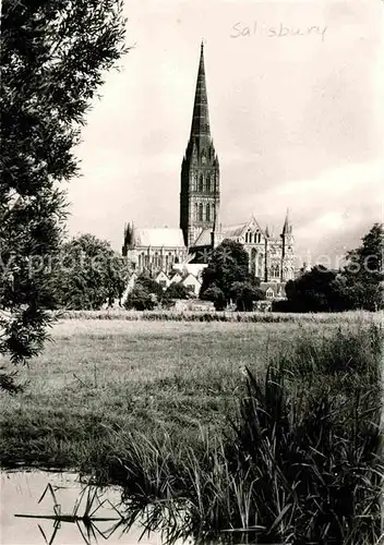 AK / Ansichtskarte Salisbury Cathedral from the River Kat. Salisbury
