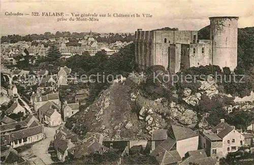 AK / Ansichtskarte Falaise Calvados Vue generale sur le Chateau et la Ville prise du Mont Mira Kat. Falaise