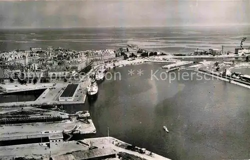 AK / Ansichtskarte Saint Malo Ille et Vilaine Bretagne Gare Maritime et le Falaise Grande Ecluse vue aerienne Kat. Saint Malo