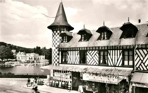 AK / Ansichtskarte Bagnoles de l Orne La Potiniere le Lac et le Casino du Lac Kat. Bagnoles de l Orne