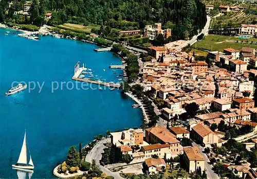 AK / Ansichtskarte Garda Fliegeraufnahme Seepartie Gardasee Kat. Lago di Garda 
